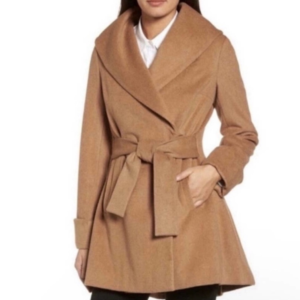 Trina Turk Elegant Camel Wool Coat